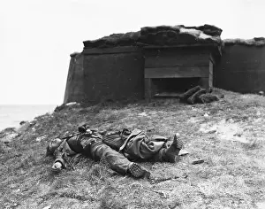 Overlord: D-Day - Dead German soldier by pillbox