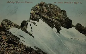 2996: Dachstein Mountains. Climbing over the shoulder