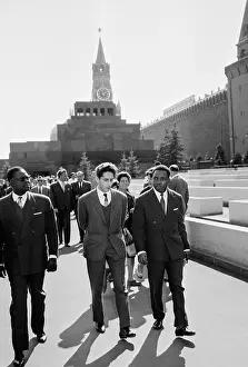 Loses: Dahomey delegation visits USSR