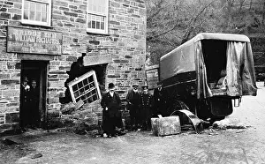 Smash: Damaged building and van, Bridge Inn