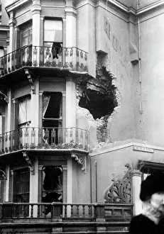 Zeppelins: Damaged facade of an English house