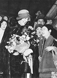 Rumford: Dame Clara Butt at Tokyo station