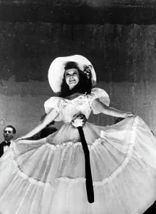 Bordeaux: Dance event in Bordeaux, 1942