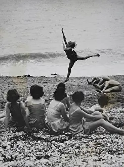 Pedagogy: Dance exercise on the beach