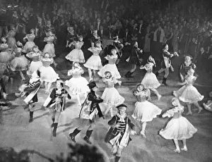 Filmball: Dance performance at the Filmball in 1937