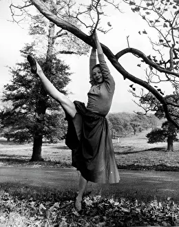 Lyne: Dancer Belita dancing outside at a park