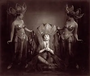 Josephs: Dancer Gusti Pichler as Sulamith in Josephs