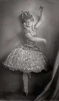 Buchinger: Dancer Marie Buchinger in Couperin'. Vienna