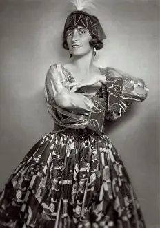 Raab: Dancer Riki Raab in hungarian costume. 1925