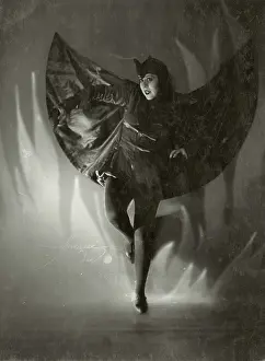 Waldow: Dancer Rosa Waldow