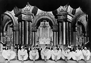 Cancan: Dancers dance Cancan