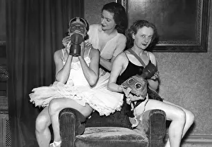 Comique: Dancers of the Paris Opera Comique with breathing masks