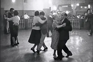 Vienniese: Dancing Couples