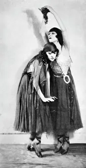 Jansieka: The dancing Dolly Sisters, USA