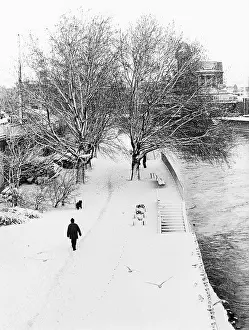 Urania: Danube Canal with Urania in snow