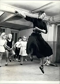 Ramberts: Daphne Senhurst teaching dance to young children