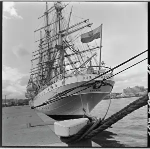 Gdynia: Dar Pomorza - sailing ship