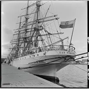 Gdynia: Dar Pomorza - sailing ship