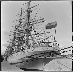 Gdynia: Dar Pomorza - sailing ship