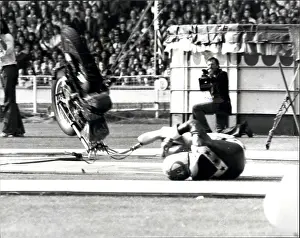 Fractured: Daredevil Evel Knievel 1938 - 2007