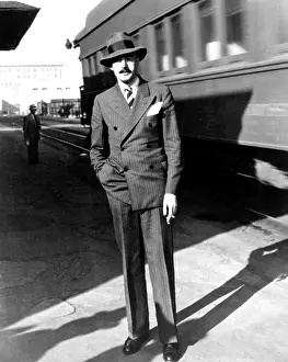 Cvpl: Dashiell Hammett on his arrival in Hollywood ?