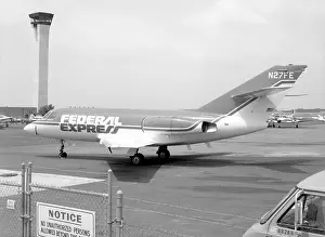 Oakland: Dassault Falcon 20DC N27FE