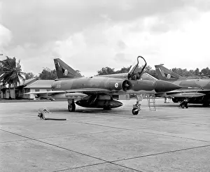 Tengah: Dassault Mirage IIIO A3-26