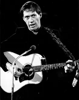 Kung: DAVID CARRADINE 1936-2009 Actor