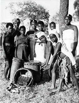 Ethnomusicology: David Gweshe and his group, Korekore, Unknown, Internatio