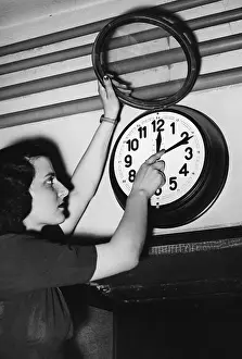 Saving: Daylight saving time changeover in Italy, 1940