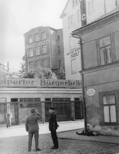 Hoisted: A dead man in Weipert, 1938