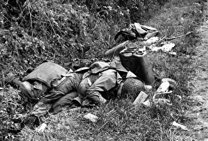 Causalities: Three dead U.S. Airborne troops in a ditch near