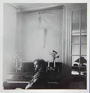 Debussy: Debussy at the piano, photograph