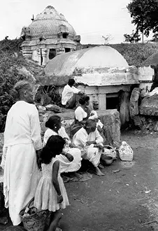 Durbans: December 1960 - The Temple That Will Not Die - Waiting