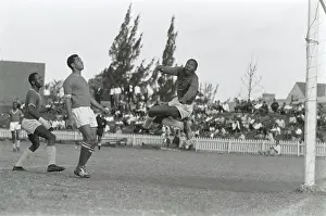 Punches: December 6 1964 - Fighters keeper, Dan Ntanzi, gets
