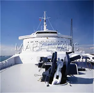 Foredeck: DECK OF THE QE2 - ANCHOR