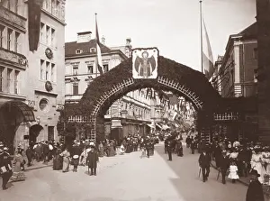 Schuetzenfest: Decoration on the Schuetzenstrasse in Munich for the vis