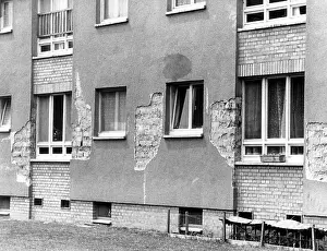 Chipped: Decrepit apartments of the US Army