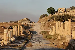 Colonnaded: Decumanus Maximus, Umm Qais, Jordan