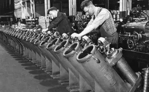 Throwers: Defence industry in Great Britain, 1940