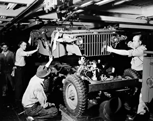 Midwestern: Defense Workers Automobile Assembly Line Drop Body Onto Ch