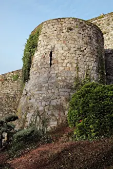 Balistraria: Defensive tower, castle of Chateau-Thierry, Picardy, France