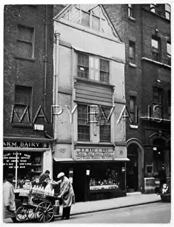Milkmen: DELIVERING MILK/JEWRY ST