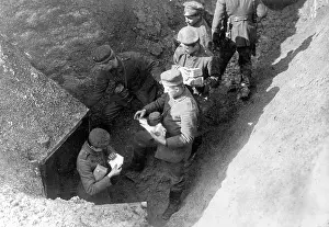 Staying: Delivery of field post by the German army, 1918