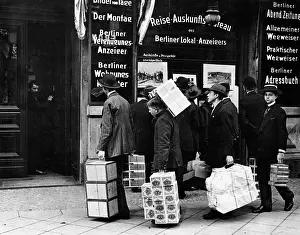 Parcels: Delivery of war donations, 1914