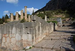 Polygonal: Delphi, Greece