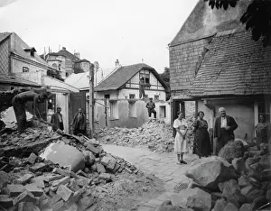 Grinzing: Demolition of the house in the Sandgasse