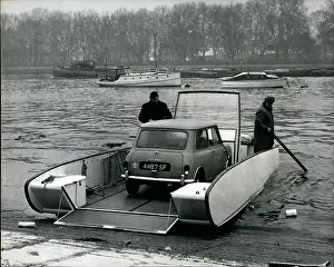 Revolutionise: Demonstration of Aquaglider on River Thames, London