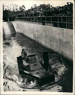 Divisional: Demonstration of British military vehicles, Surrey
