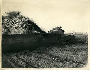 Chobham: Demonstration of Conqueror tank, Chobham, Surrey